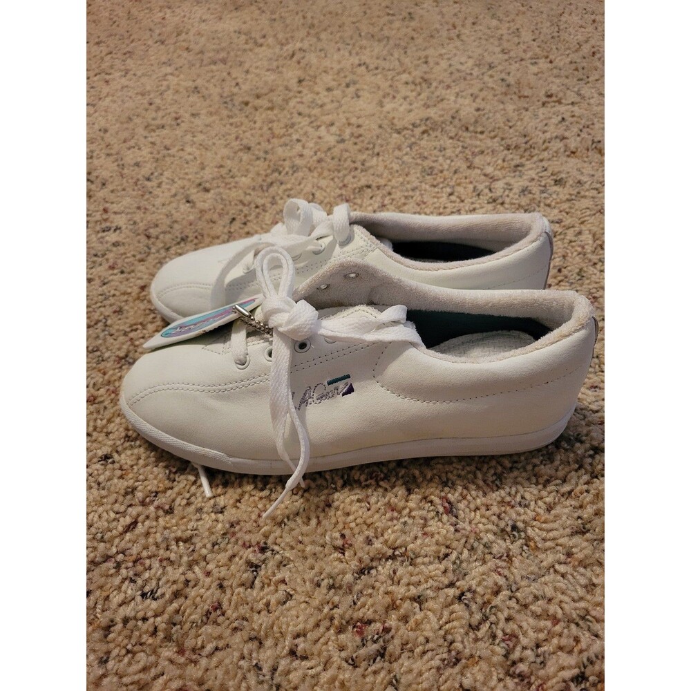 NEW 1991 Women's size 5.5 Vintage L.A. Gear shoes